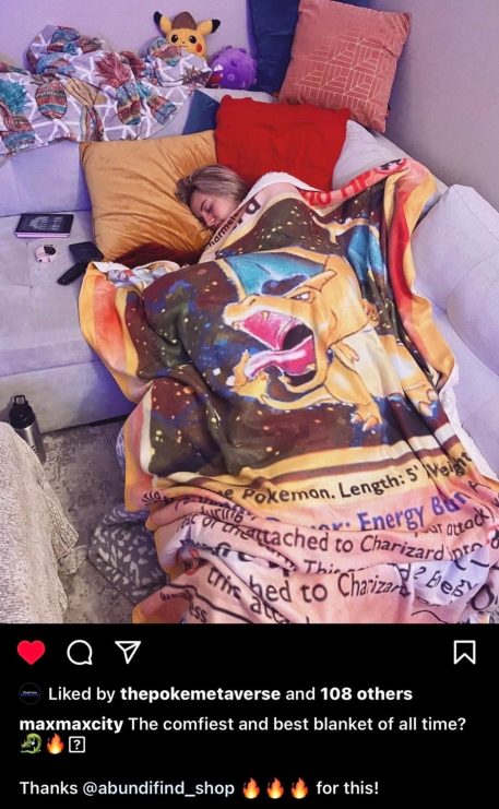 A review of the Abundifind charizard pokemon card blanket from Etsy.com