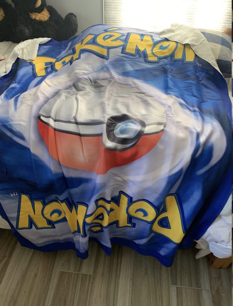 Charizard pokemon dragon card Winter blanket pokeman pokemoncards custom pokemoncards Yu-Gi-Oh Magic The Gathering collectors baseball rare