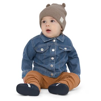 Made from 100% organic cotton, this baby denim jacket is a sustainable choice for anyone interested in environmentally friendly clothing. Thanks to its lightweight fabric, which ensures elasticity and a soft feel, this comfy jacket will be perfect for even the most active little explorers. • 100% organic cotton • Fabric weight: 9 oz/yd² (305 g/m²) • 2 chest pocket flaps • Popper fastening on cuffs • Nickel-free poppers at front and back hem • Tear-away label