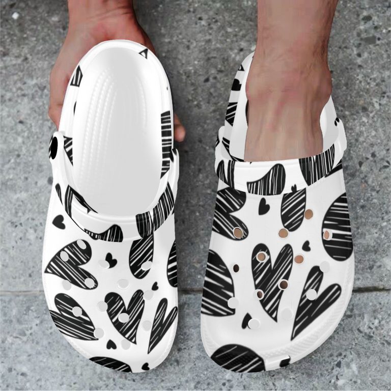 Crocs-waterproof-dirt-resistant-custom-foam-breathable-lounge-Hearts-Love-hand-drawn