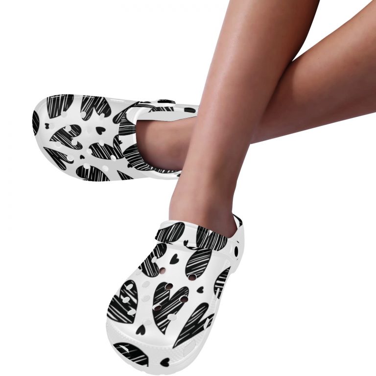 Crocs-waterproof-dirt-resistant-custom-foam-breathable-lounge-Hearts-Love-hand-drawn