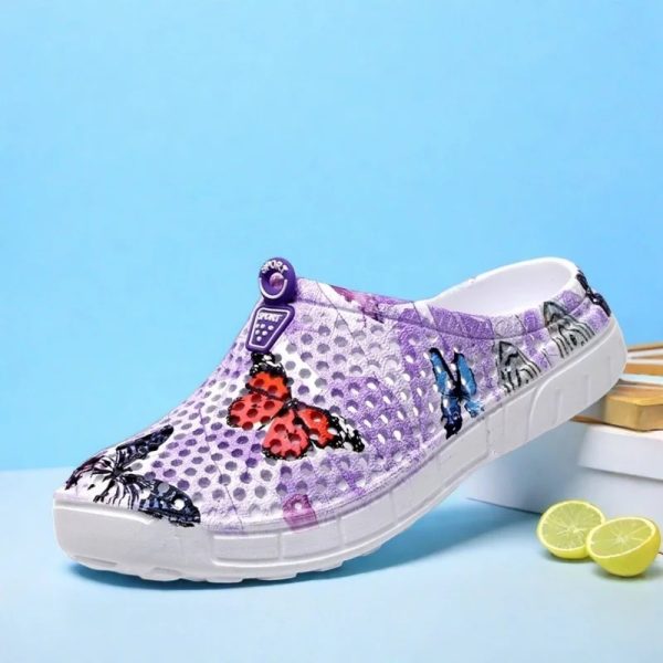 Women's butterfly print slip-on clog slippers in Purple